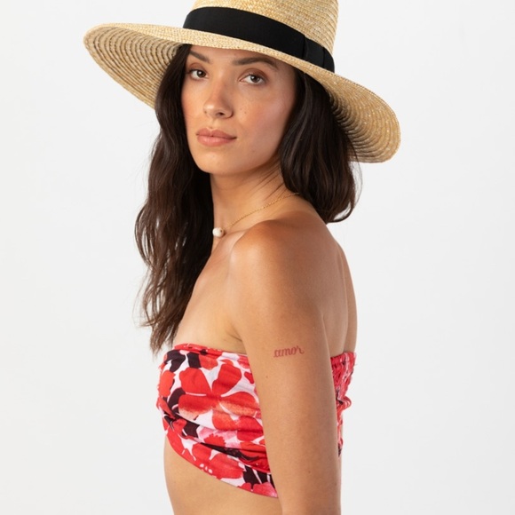 NWT REVOLVE Tiare Hawaii Crop Capri Top in Fiji Flowers Red in xs/s - Picture 3 of 9